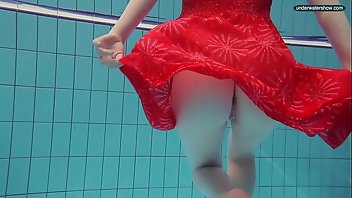 Underwater Babe Bikini Wet 